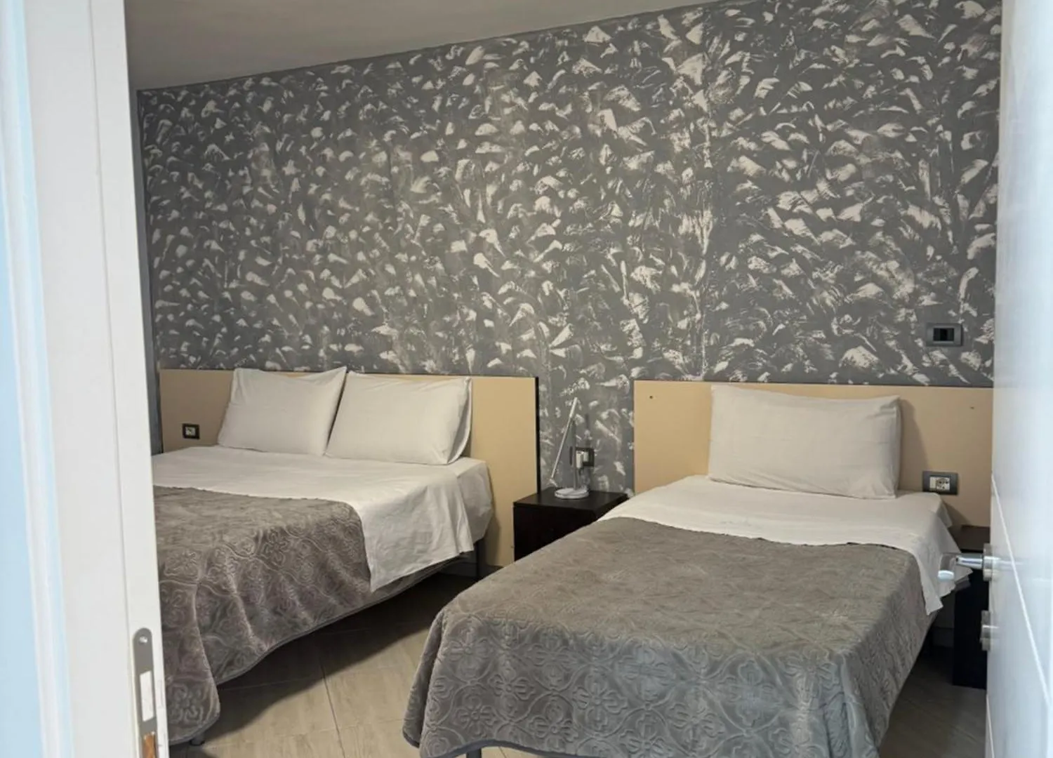 Hotel M&S Tiran 3*,  Arnavutluk